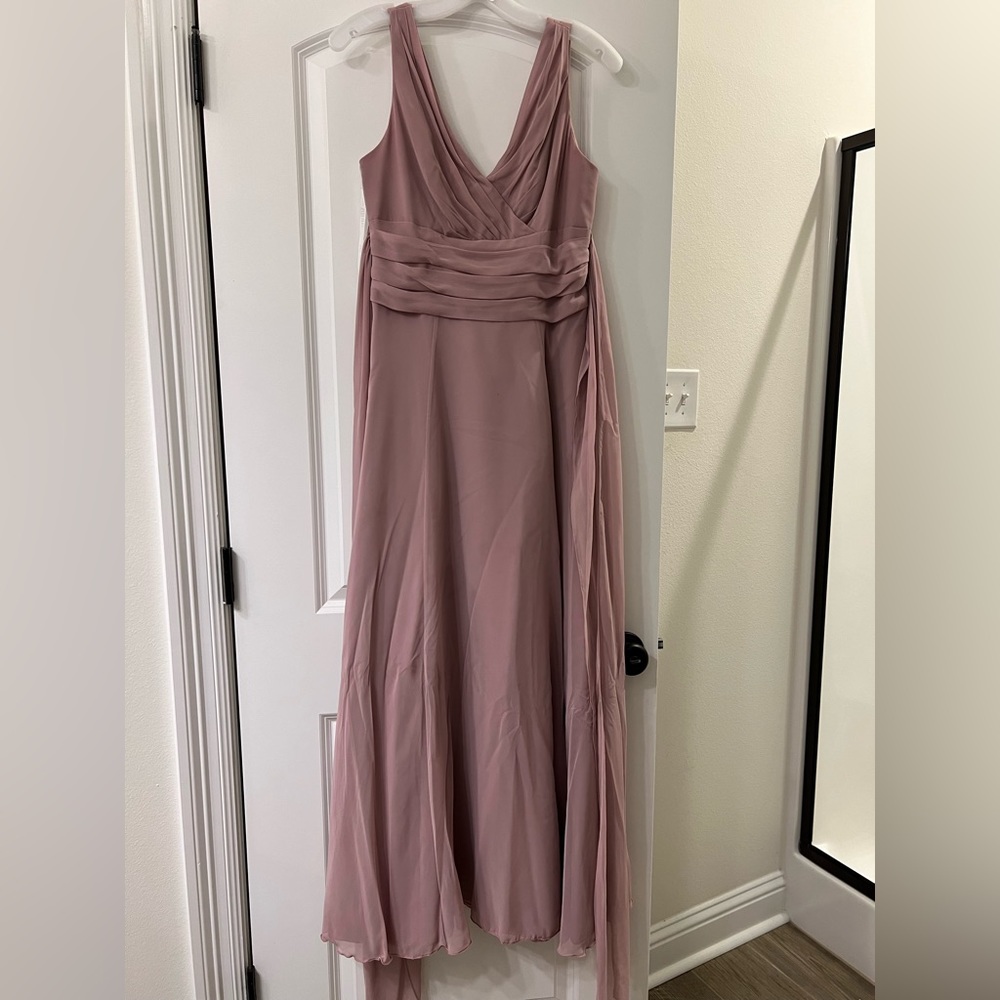 David’s Bridal dress. Worn once for a wedding. Color is mauve. Like new.